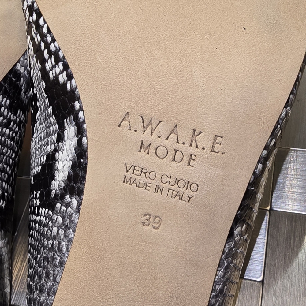 A.W.A.K.E mode KATIE MULES‎ - Picture 11 of 16